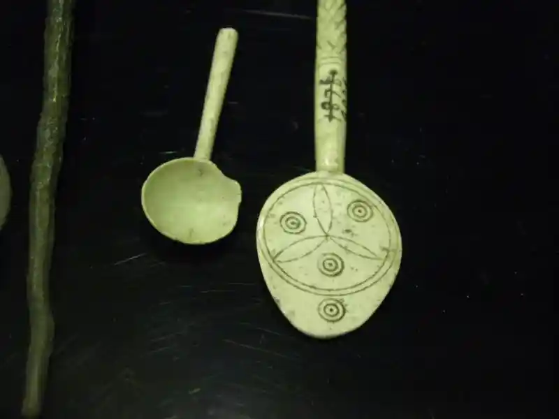 Three-pointed cross engraved on a spoon - ceremonial object in Syria